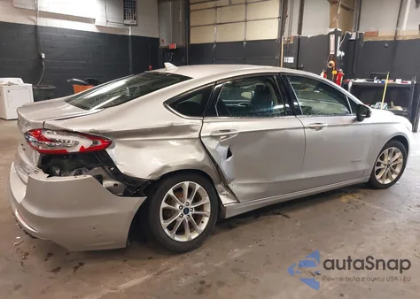 2019 Ford Fusion Hybrid Se z USA, uszkodzony, nr VIN 3FA6P0LUXKR111037